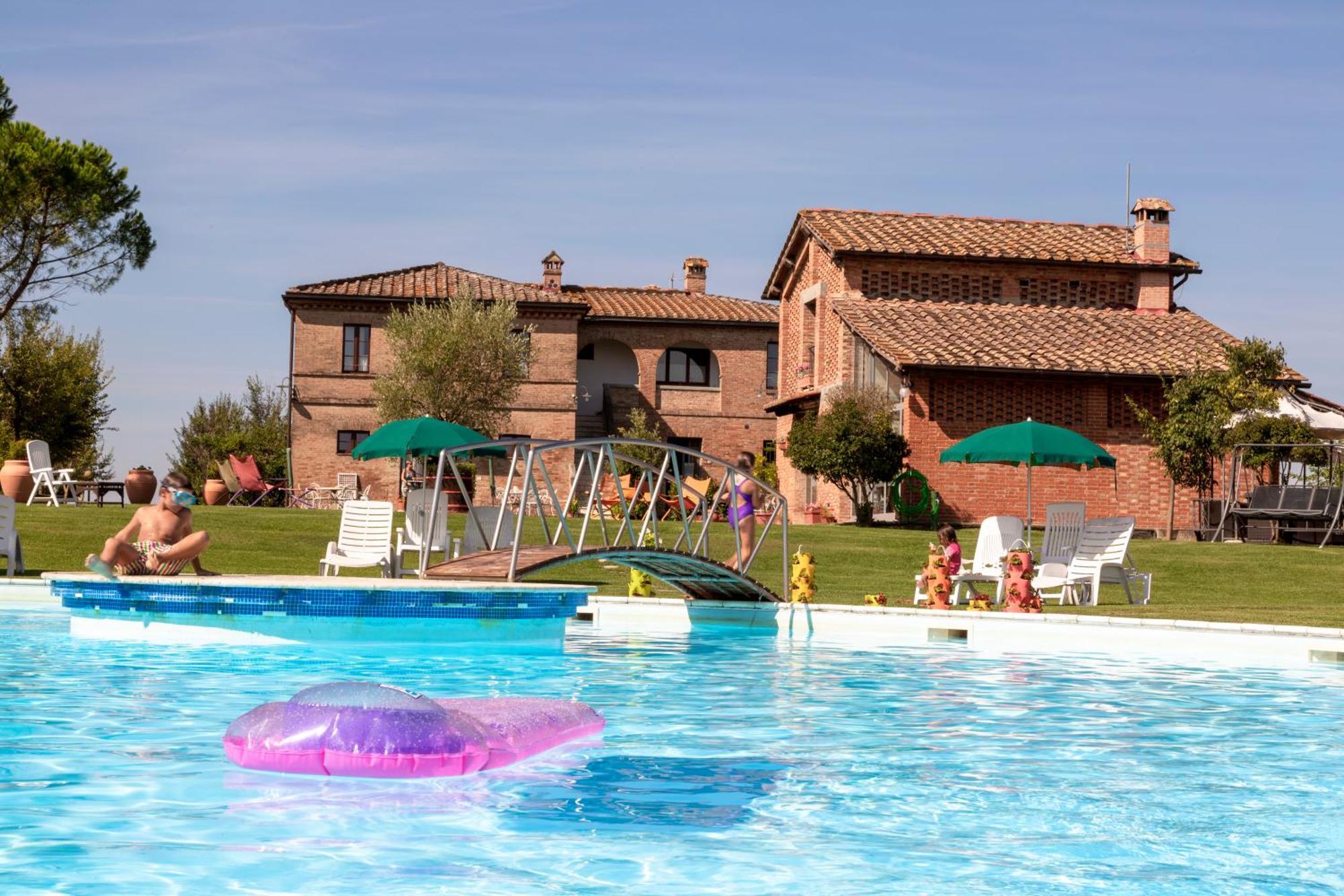 Casavacanze Vesta Isola d'Arbia ภายนอก รูปภาพ